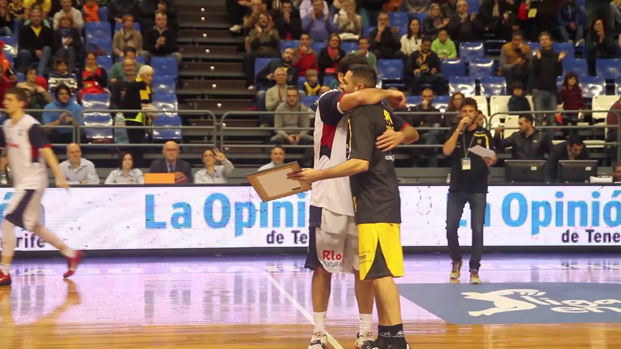 Así recibió el Santiago Martín a Jesús Chagoyen CB Canarias